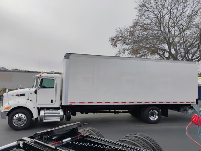 2020 Peterbilt 337-2