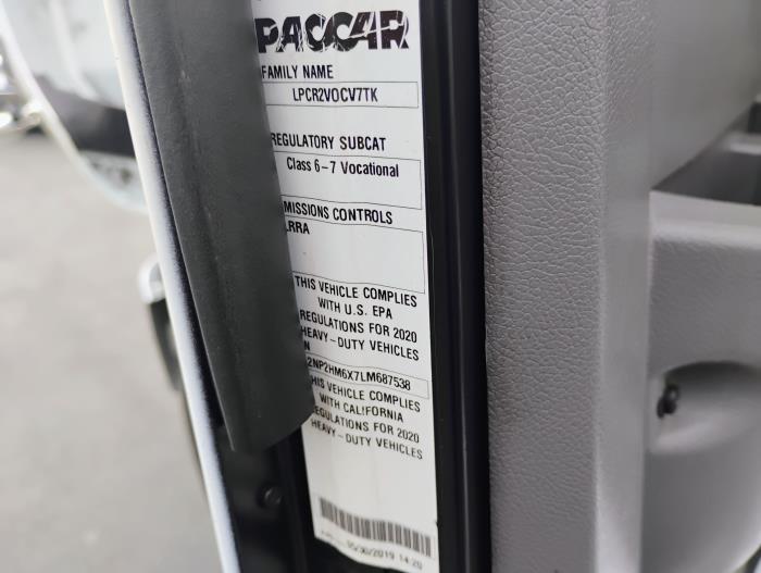 2020 Peterbilt 337-18