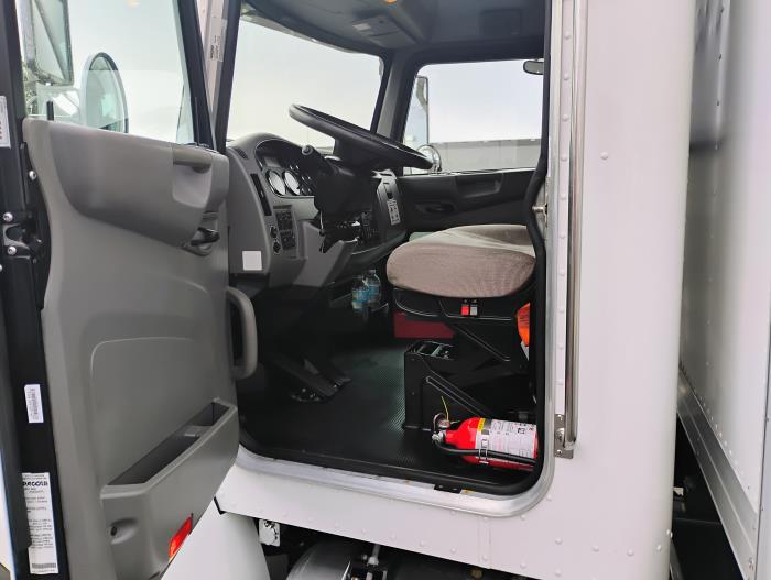 2020 Peterbilt 337-21