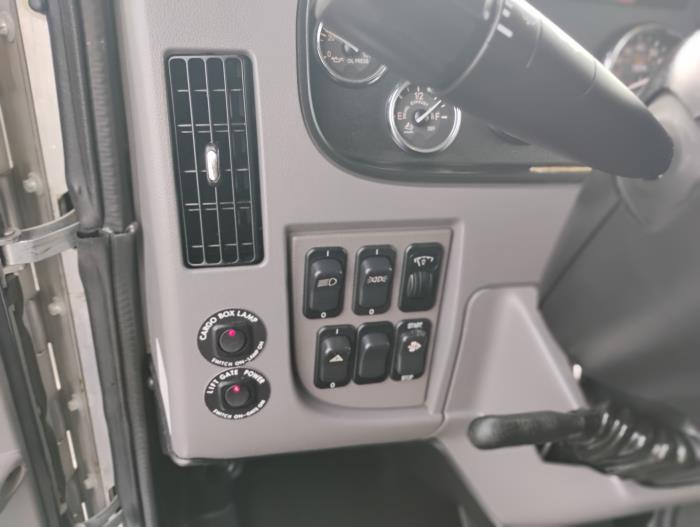 2020 Peterbilt 337-23