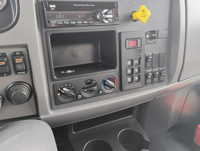 2020 Peterbilt 337-26