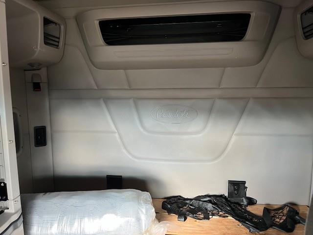 2022 Peterbilt 579-23