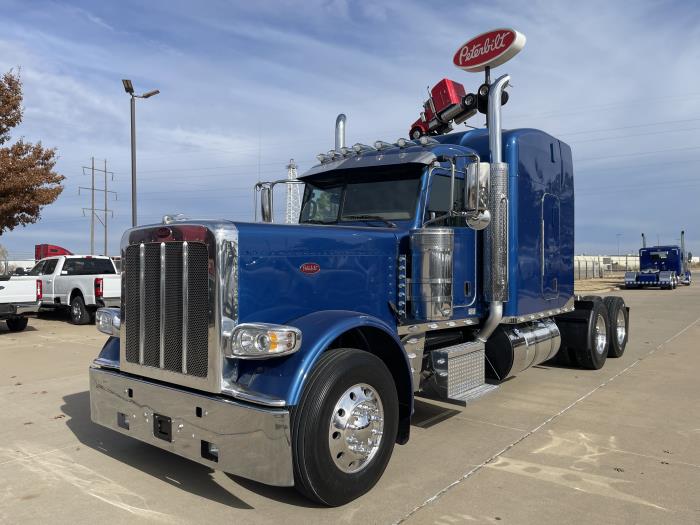 2023 Peterbilt 389-0