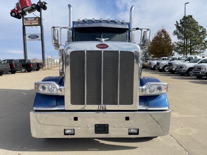 2023 Peterbilt 389-1