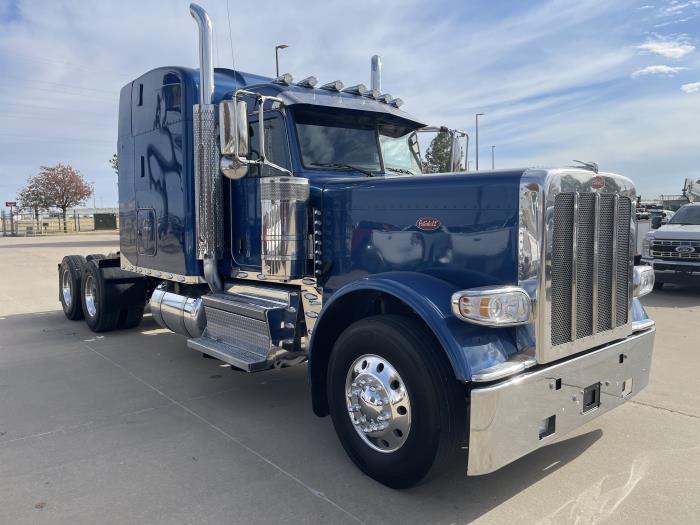 2023 Peterbilt 389-2