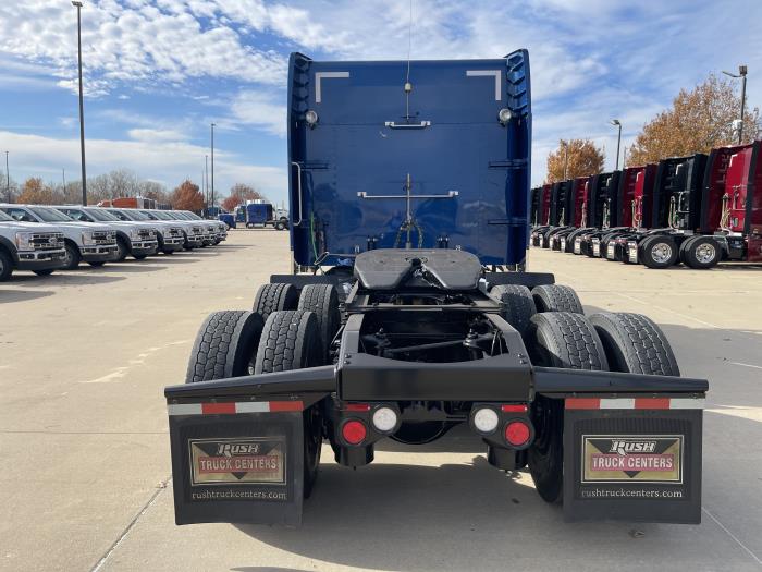 2023 Peterbilt 389-9