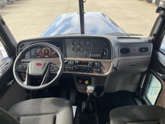 2023 Peterbilt 389-27