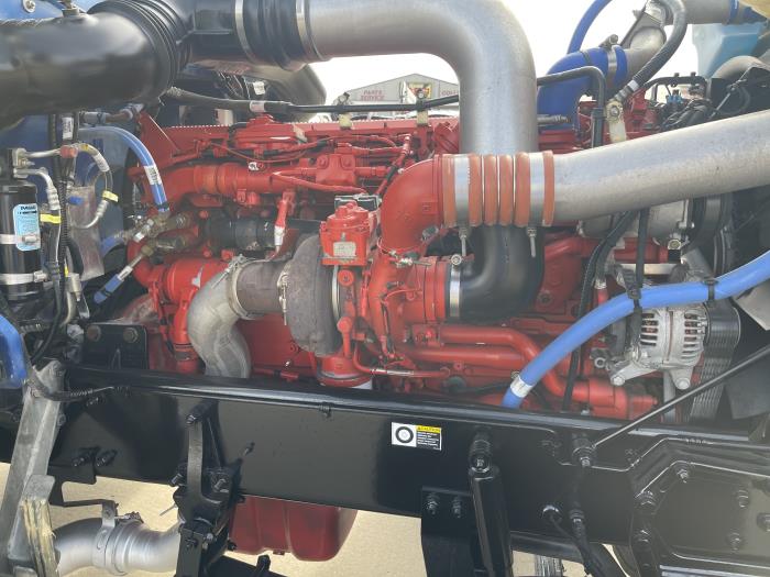 2023 Peterbilt 389-30