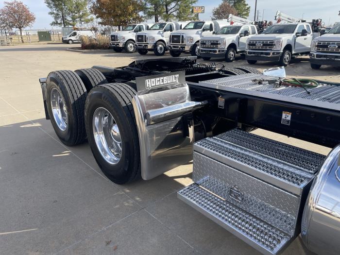 2022 Peterbilt 389-5