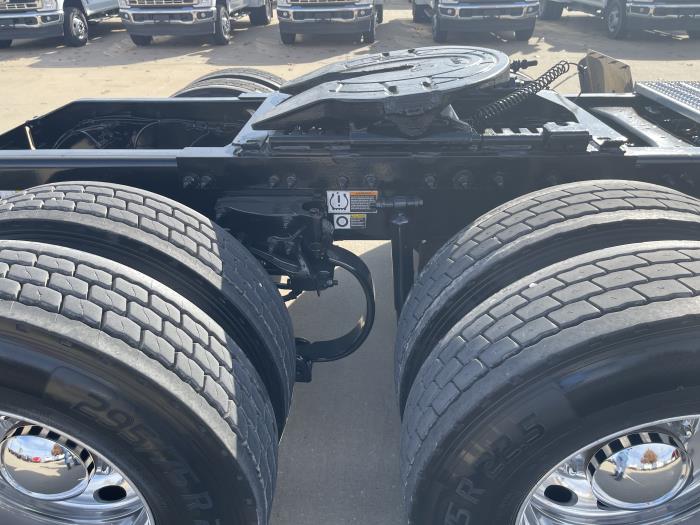 2022 Peterbilt 389-6