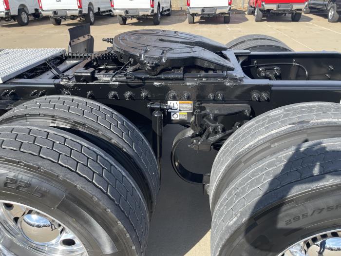 2022 Peterbilt 389-11