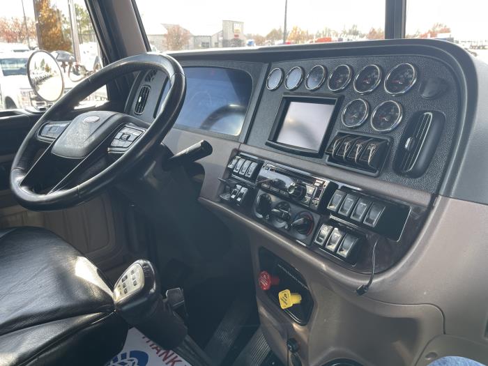 2022 Peterbilt 389-20