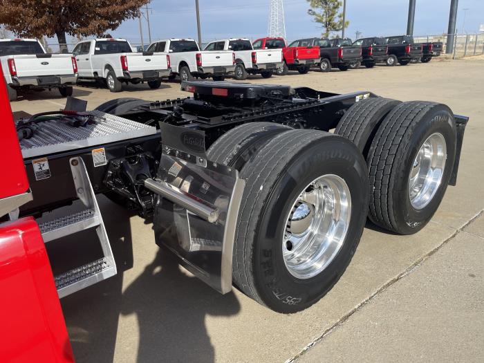 2023 Peterbilt 579-13