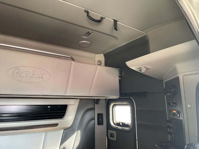 2023 Peterbilt 579-22