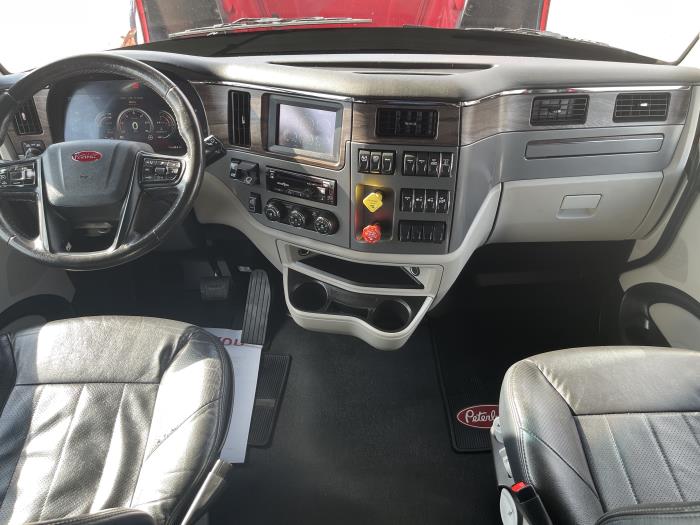 2023 Peterbilt 579-25