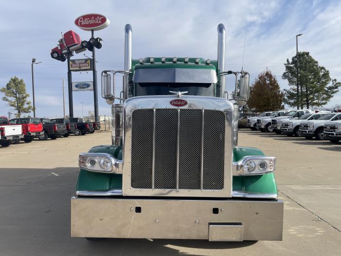 2024 Peterbilt 389-1