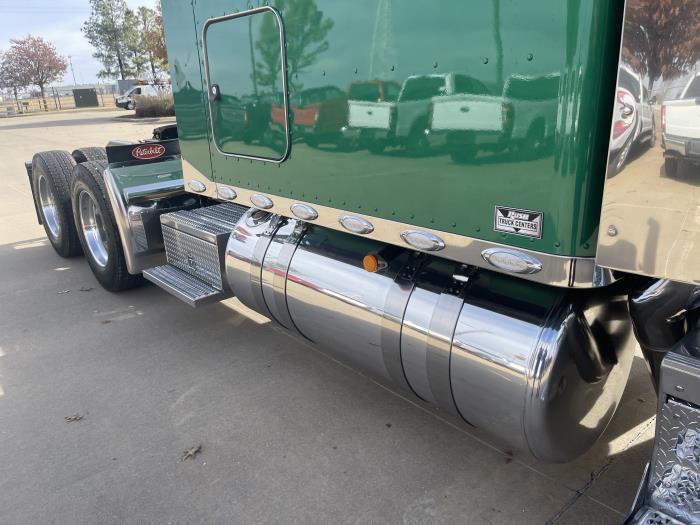 2024 Peterbilt 389-4