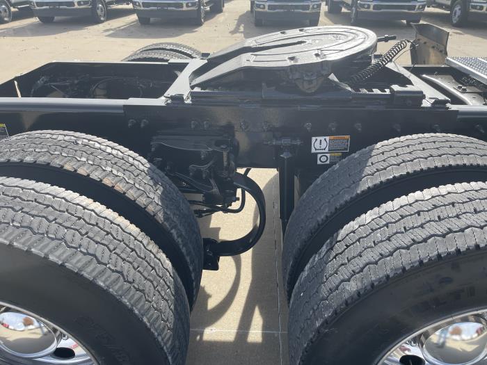 2024 Peterbilt 389-6