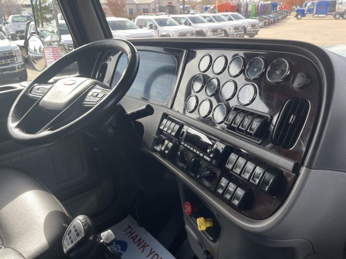 2024 Peterbilt 389-20