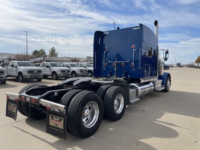 2024 Peterbilt 389-8