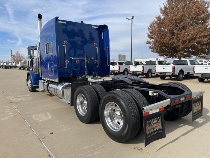 2024 Peterbilt 389-10