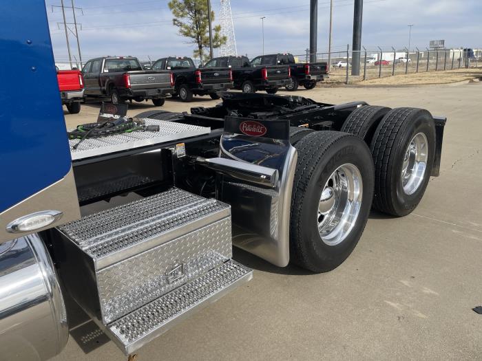 2024 Peterbilt 389-13