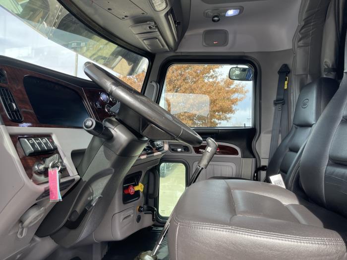 2024 Peterbilt 389-16