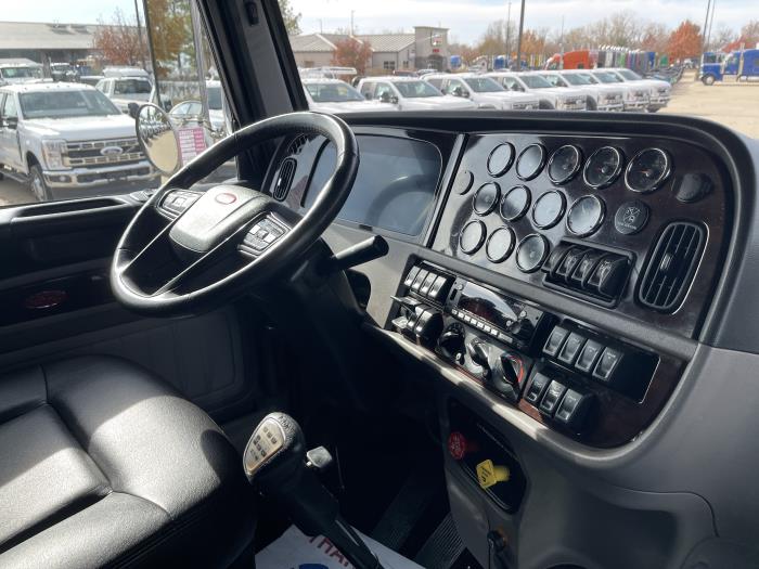 2024 Peterbilt 389-20