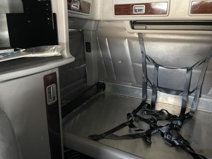 2024 Peterbilt 389-24