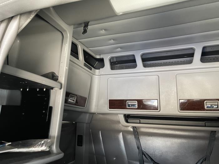 2024 Peterbilt 389-25