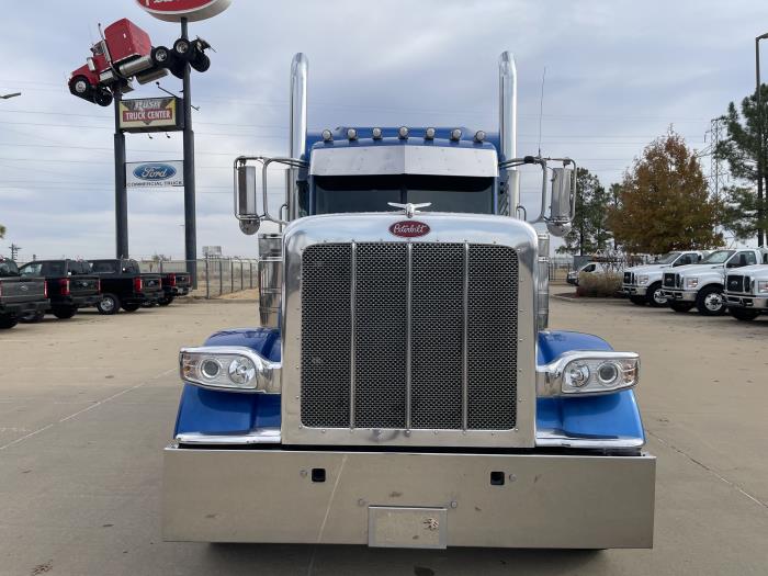 2023 Peterbilt 389-1
