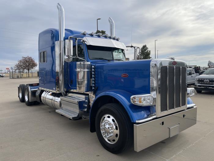 2023 Peterbilt 389-2