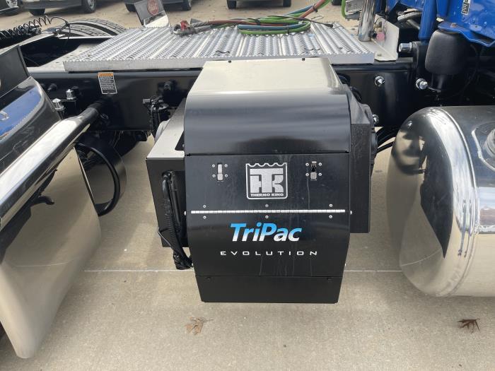 2023 Peterbilt 389-6