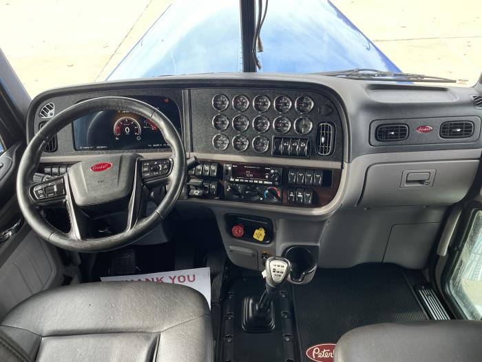 2023 Peterbilt 389-27