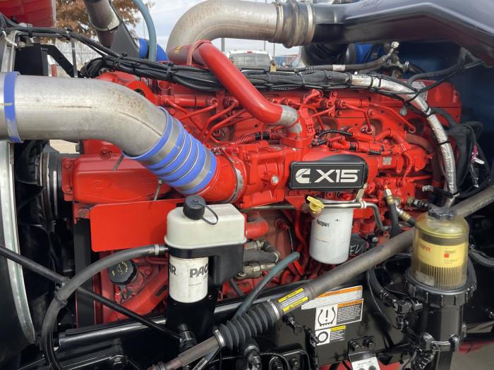 2023 Peterbilt 389-28