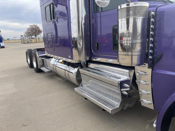 2024 Peterbilt 389-3