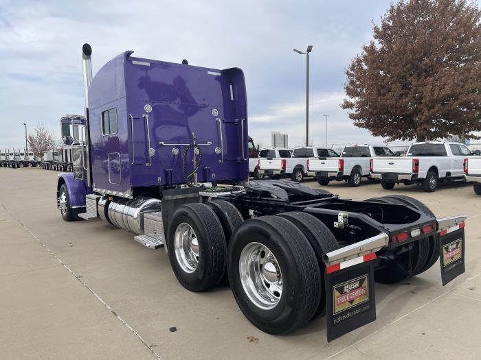 2024 Peterbilt 389-10