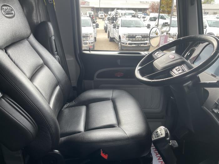 2024 Peterbilt 389-21