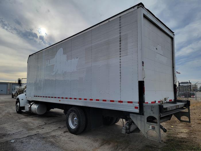 2020 Peterbilt 337-4