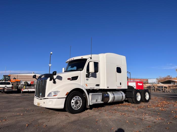 2022 Peterbilt 579-0