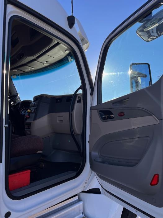 2022 Peterbilt 579-10