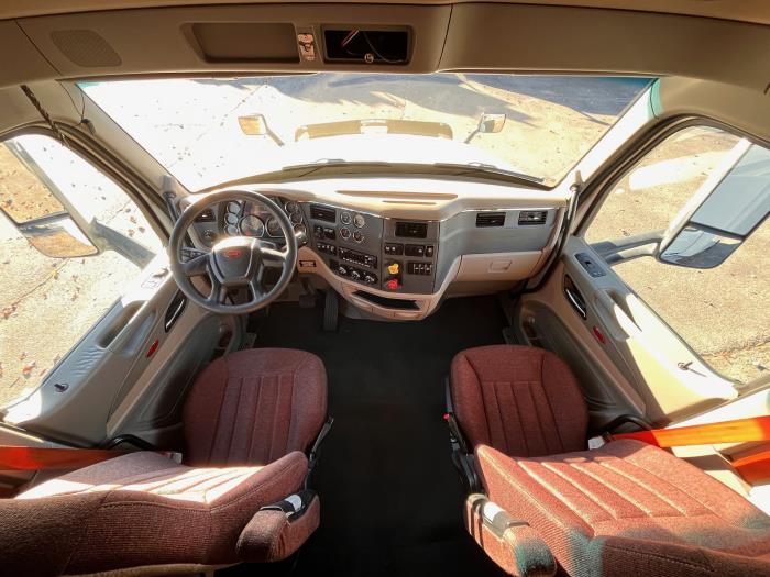 2022 Peterbilt 579-14