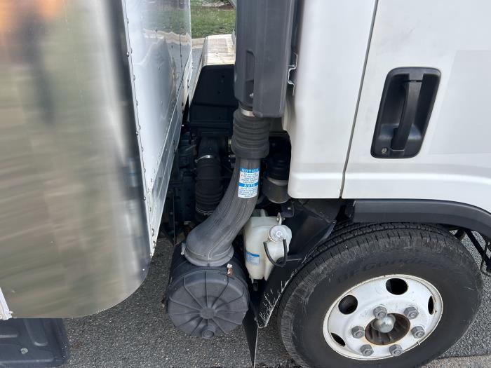 2019 Isuzu NPR-XD-10