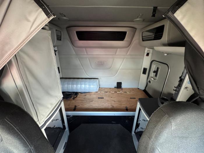 2022 Peterbilt 579-19