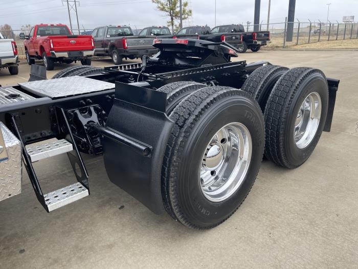 2023 Peterbilt 389-14