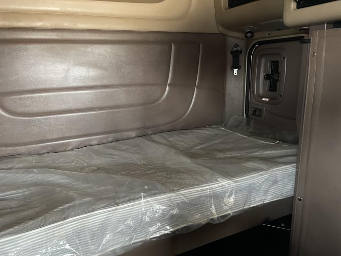 2023 Peterbilt 389-24