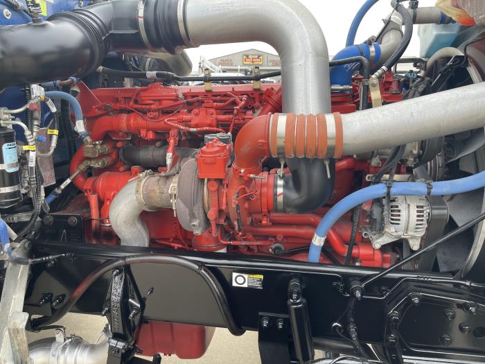 2023 Peterbilt 389-32