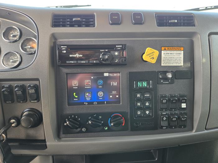 2018 Peterbilt 337-4