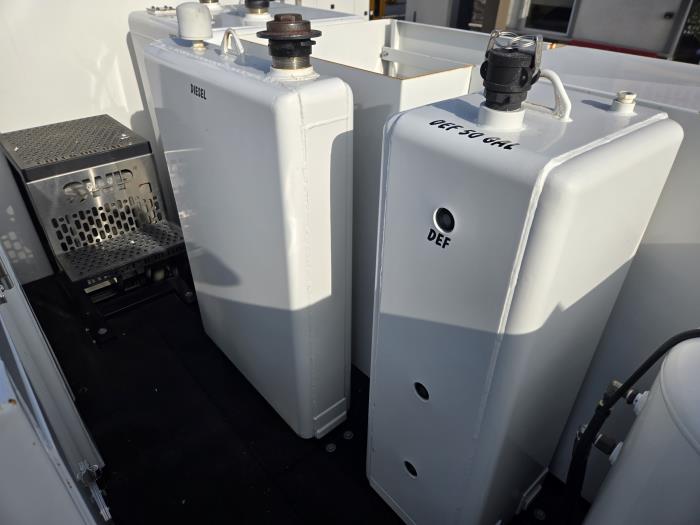 2018 Peterbilt 337-14