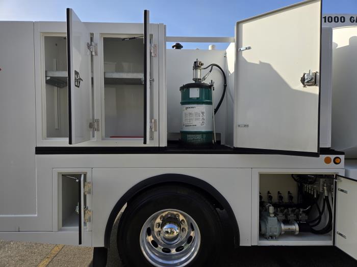 2018 Peterbilt 337-20